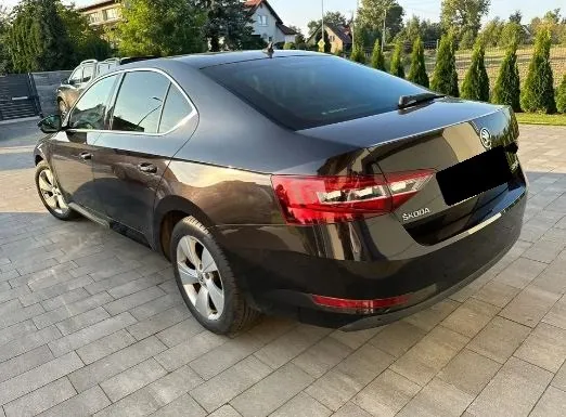 Skoda Superb 2.0TDI 4x4 Image 5